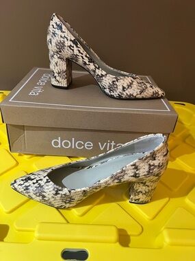1. State Snakeskin Block Heel Pumps Sz 8 Women’s